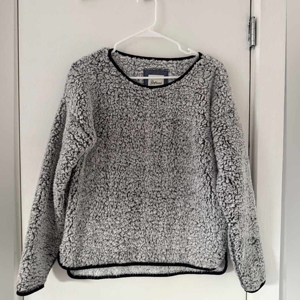 Jachs Black-Trimmed Fuzzy Gray Sherpa Sweater NWOT